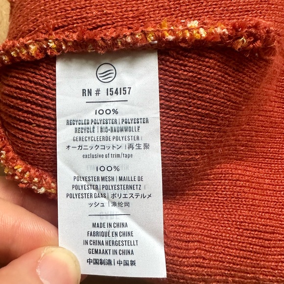 United By Blue - recycled chevron pom beanie in dandelion colorway - sustainable - Picture 4 of 4